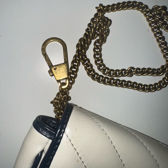 GUCCI Marmont Series Shoulder Bag Mini White - Picture 8 of 10